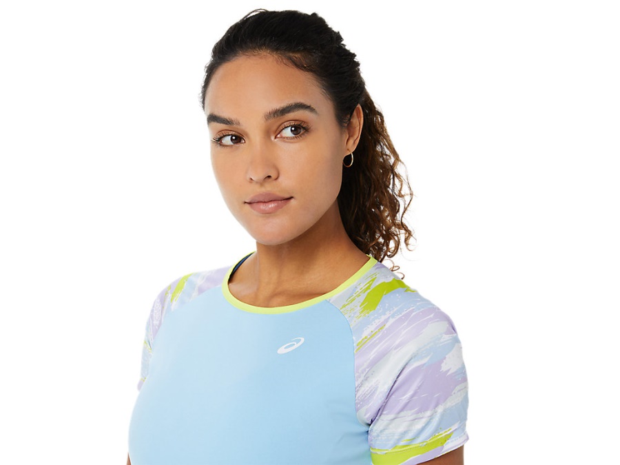 COURT GRAPHIC SHORT SLEEVED TOP Arctic Sky Asics